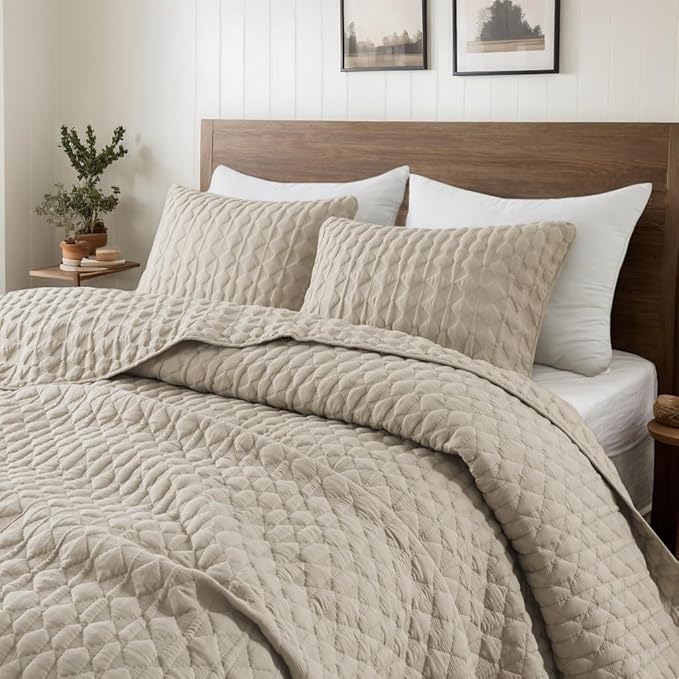 WDCOZY Oversized California Cal King Size Quilt Bedding Sets with 2 Pillow Shams, Beige Tan Cream Lightweight Soft Bedspread Coverlet Bed Cover, All Season Spring Summer, 3 Pieces, 116x106 inches