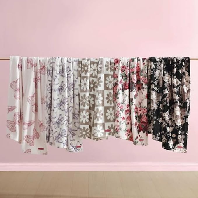 Betsey Johnson - Blanket, Buttery-Soft Throw Blanket for Couch or Bed, Boldly Plush & Oversized Bedding (Vintage Floral Black, 50" x 70")