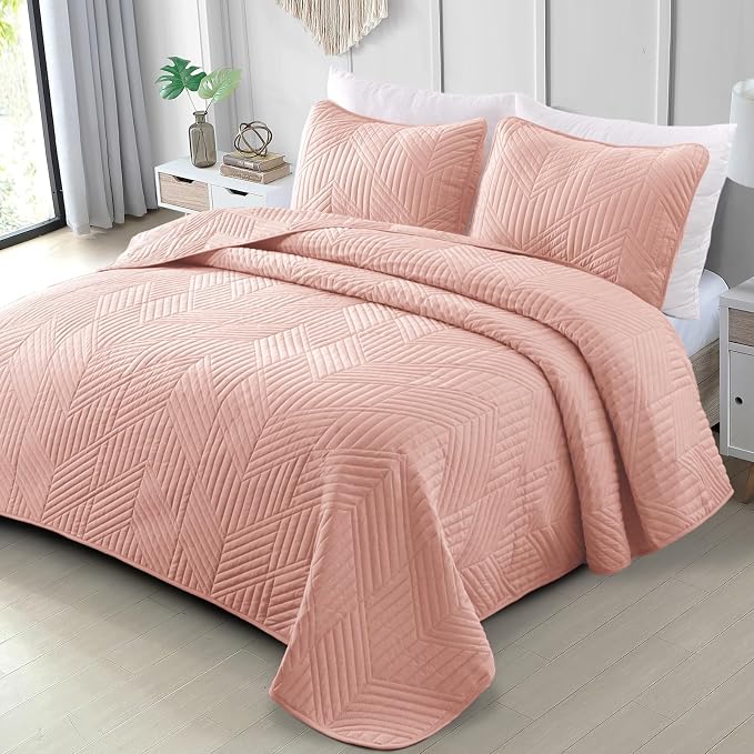 Exclusivo Mezcla California King Quilt Bedding Set, Blush Pink | Lightweight Bedspreads, Soft Microfiber, Modern Geometric Coverlet, All Season Bed Cover, 1 Quilt and 2 Pillow Shams