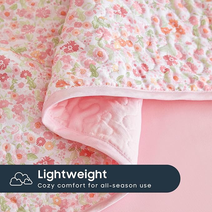 Wake In Cloud - Floral Quilt Set, Cute Vintage Flower Cottagecore Shabby Chic for Women Teen Girls, Reversible Lightweight Bedspread Coverlet, 3 Pieces, Pink, Queen/Full Size