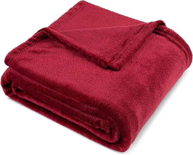 PAVILIA Wine Red Fleece Throw Blanket for Couch, Maroon Burgundy Soft Fuzzy Flannel Throw for Sofa, Luxury Plush Microfiber Bed Blanket, Cozy Home Decorative Velvet Gift Blanket, 50x60