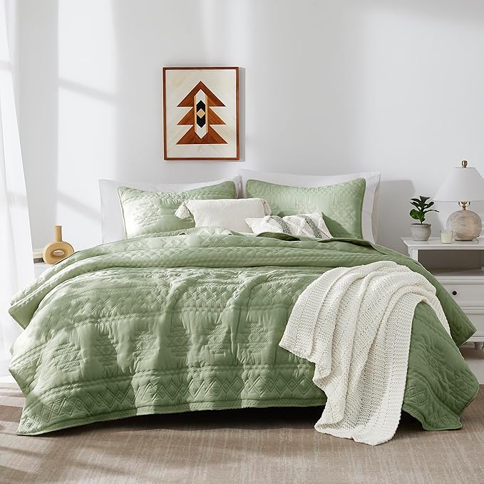 WDCOZY Boho Sage Green Oversized California Cal King Size Quilt Bedding Sets with 2 Pillow Shams, Farmhouse Lightweight Soft Bedspread Coverlet for All Season, 116x106 inches