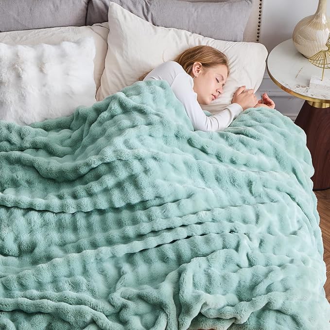 Green Faux Fur Bubble Throw Blanket Twin 60x80 Inch 550GSM Plush