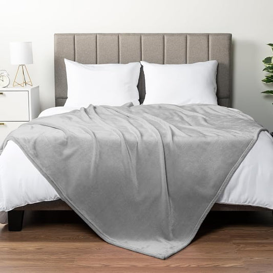 PAVILIA Light Grey Fleece Bed Blanket Queen Size, Silver Super Soft Fuzzy Flannel Throw for Couch Sofa, Luxury Plush Microfiber Large Throw Blanket Queen Bed, Home Cozy Velvet Gift Blanket, 90x90