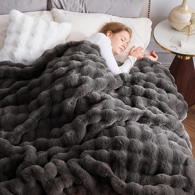 NEWCOSPLAY Faux Fur Thick Bubble Twin Blanket for Couch,Dark Grey,60"x80" | Luxury Fluffy Thick Warm Bubble Blanket for Couch Sofa Bed 1000GSM, Soft Plush Cozy Decorative Throw, Gift for Women Men