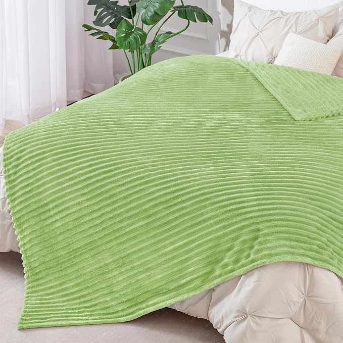 BEDELITE 3D Ribbed Jacquard Green King Size Blankets for Bed, 108x90 Inch | Soft Warm Decorative Fluffy Blanket, Cozy Fuzzy Lightweight Plush Fleece Throw Blankets for Bed, Room Decor, Gift for Women