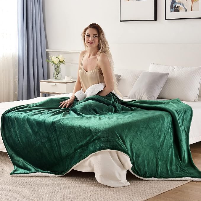 SOCHOW Sherpa Fleece Throw Blanket, Green, 50x60 inches | Double-Sided Super Soft Luxurious Plush Blanket Throw Size