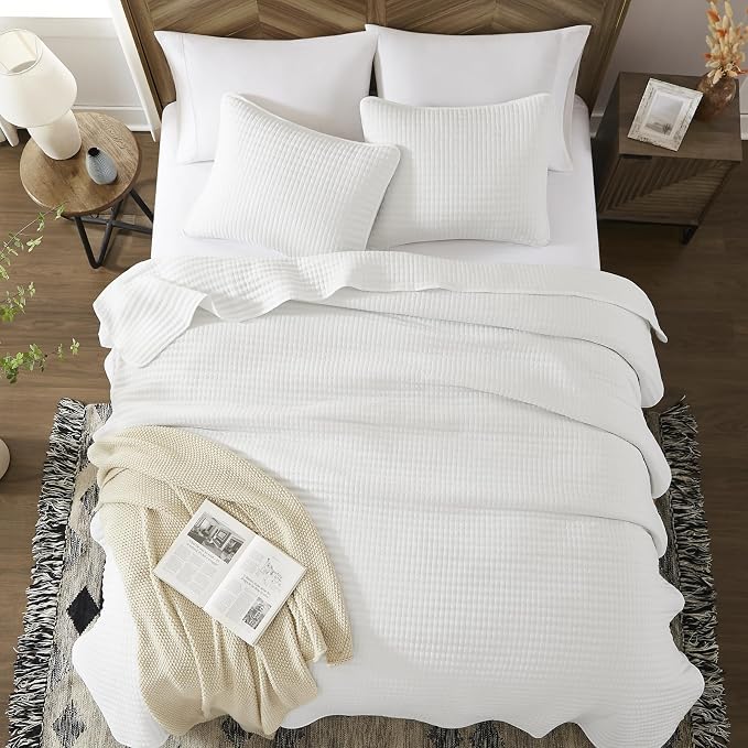 King Size Quilt-Lightweight Bedspreads White King Quilt Bedding Set | Soft Coverlet with 2 Pillow Shams for All Seasons, Suitable for Bed, Couch, 3 Pieces, 106"x94"
