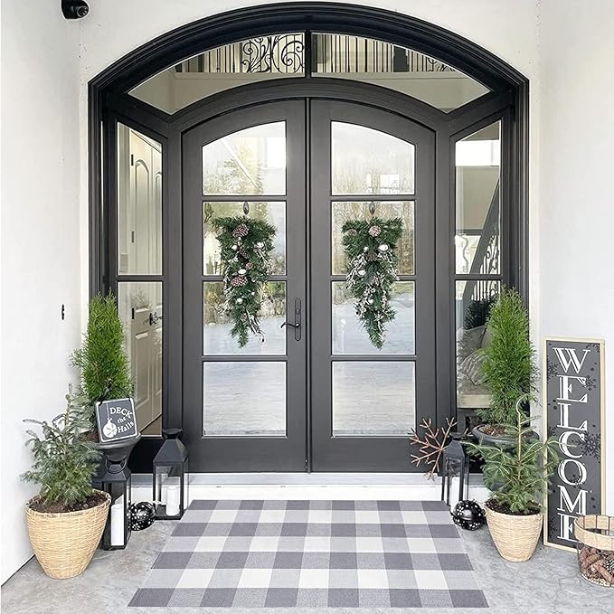 SEEKSEE Buffalo Plaid Outdoor Rug 27.5x43 Gray and White Front Door Mat, Layering Rug for Porch, Washable Doormat, Front Porch Rug for Outdoor Entrance Entryway Patio Porch Decor