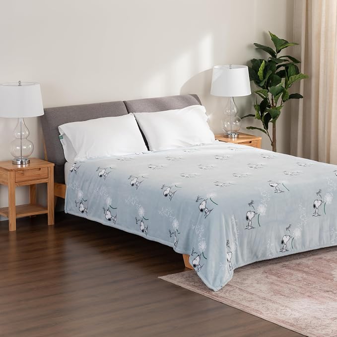 Berkshire Blanket Peanuts® VelvetLoft® Cute Character Snoopy Plush Blanket,Peanuts Snoopy Make A Wish Spring Blue,Twin 60 in x 90 in (Official Peanuts® Product)