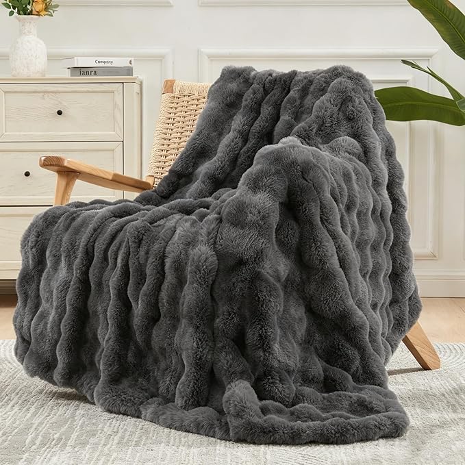 NEWCOSPLAY Faux Fur Fluffy Bubble Throw Blanket for Couch, Grey, 50"x60" | Soft Thick Warm Bubble Blanket for Couch Sofa Bed 550GSM, Plush Cozy Luxury Decorative Throw, Gift for Women Men