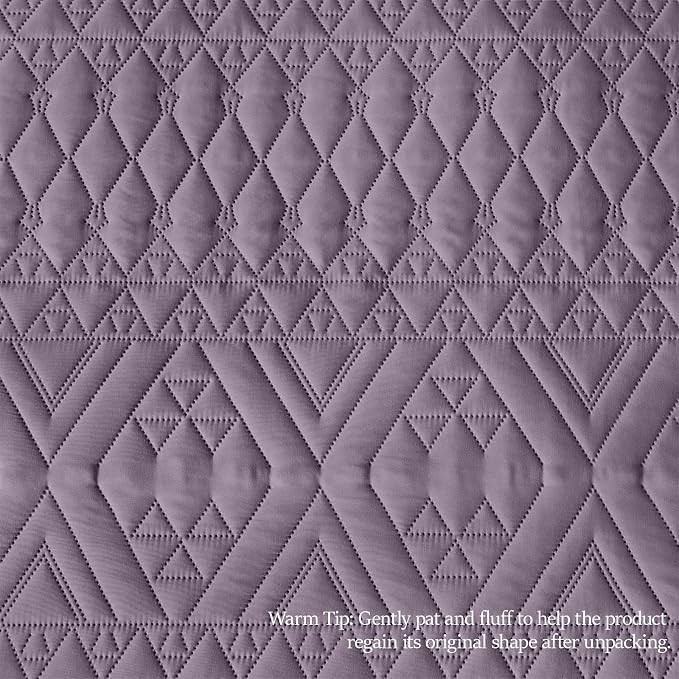akkialla Full/Queen Quilt Set, Grayish Purple Lightweight Microfiber Bedspread Coverlet, Boho Geometric Pattern, Soft All-Season Bedding, 3-Piece (1 Quilt, 2 Pillow Shams)