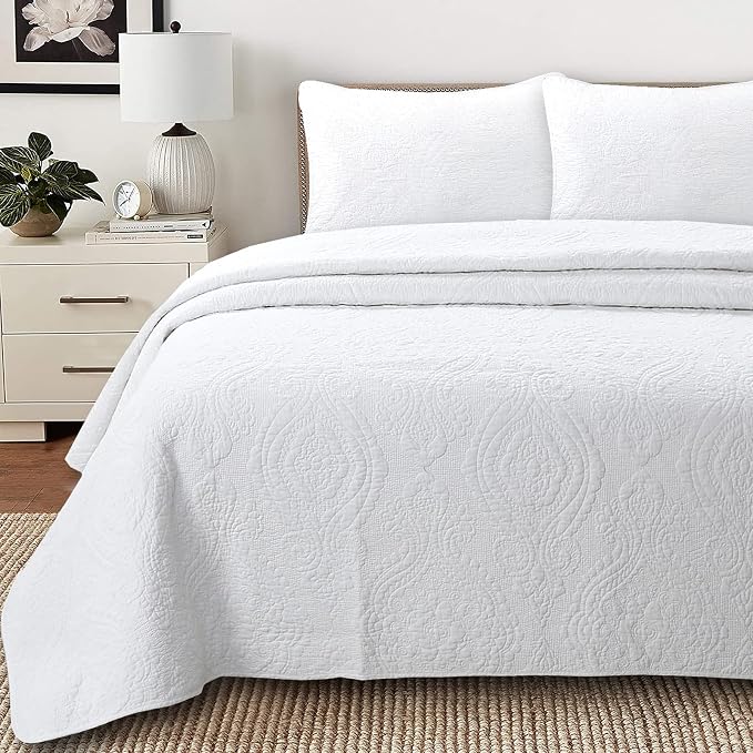 Cozy Line Home Fashions 100% Cotton Matelasse Medallion Solid White Luxury Chic Bedding Quilt Set, Reversible Lightweight Bedspread Coverlet for All Season (Medallion - White, King - 3 piece)