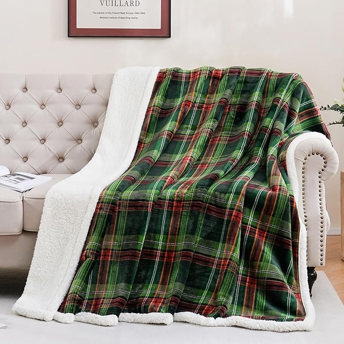 PU MEI Sherpa Fleece Throw Blanket 80" x 90" Reversible Plush Fluffy Large Big Blanket Lattice Flannel Blankets for All Season Use, Chrismas Green