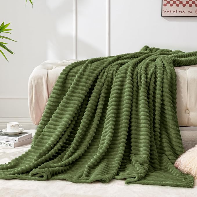 BEDELITE 3D Ribbed Jacquard Moss Fleece Twin Blanket for Bed, 60x80 Inch | Soft Warm Decorative Fluffy Blanket, Cozy Plush Lightweight Fuzzy Throw Blanket for Couch Sofa Room Decor, Gift for Women