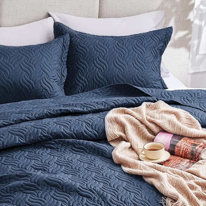 Love's cabin Twin Quilt Set Navy Blue Bedspreads - Soft Bed Summer Lightweight Bedspread Comforter - Modern Style Wave Pattern Coverlet for All Season - 2 Pieces (1 Quilt, 1 Pillow Sham)