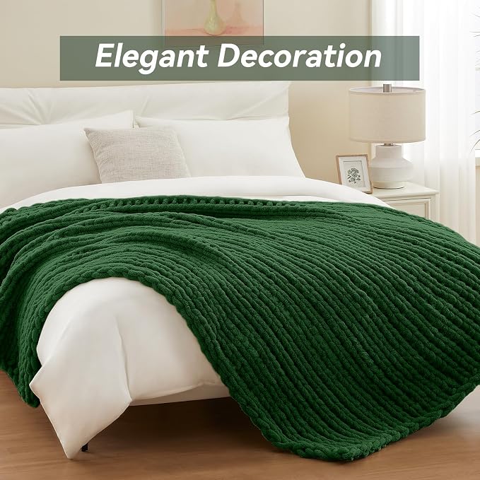Negwoo Chunky Knit Throw Blanket, Knitted Throw Chenille Yarn, 40"*50" | Soft Thick Cable Knitted Blankets, Handmade Big Thick Blanket, Machine Washable Cute Comfy Blanket for Home Decor,Grass green