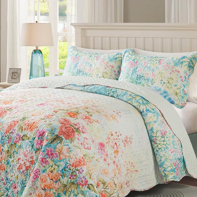 Travan Bedding Set - King Quilt Set with 1 Quilt and 2 Shams, Dream Garden-Champagne, Microfiber, All Season, 3 Pieces