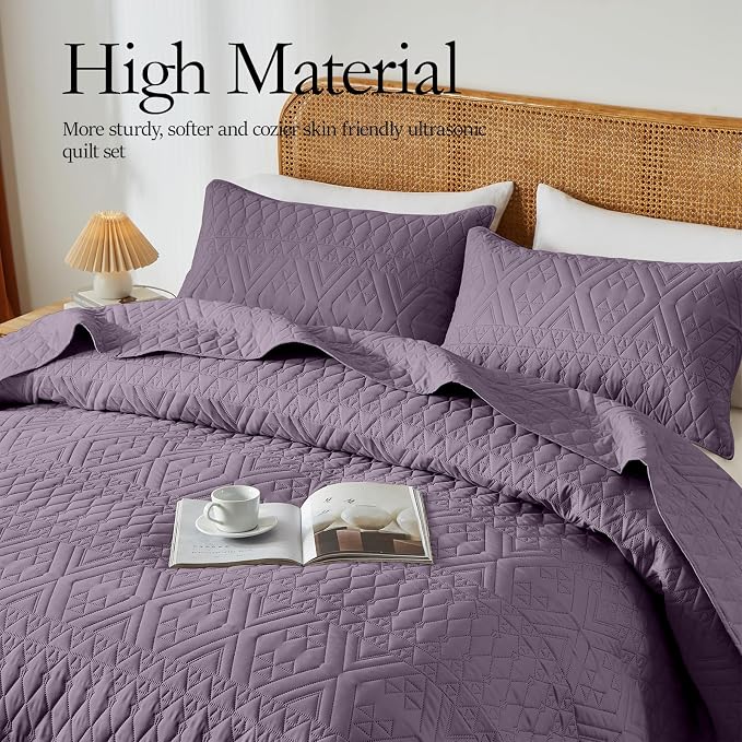 akkialla Full/Queen Quilt Set, Grayish Purple Lightweight Microfiber Bedspread Coverlet, Boho Geometric Pattern, Soft All-Season Bedding, 3-Piece (1 Quilt, 2 Pillow Shams)