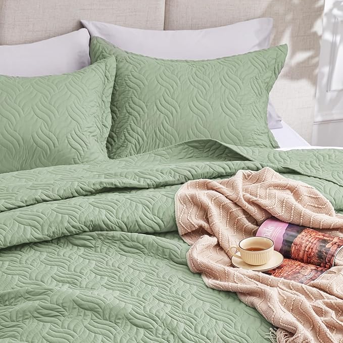 Love's cabin Twin Quilt Bedding Set Sage Bedspreads - Soft Bed Summer Lightweight Bedspread Comforter - Wave Pattern Bedding Coverlet for All Season - 2 Pieces (1 Quilt, 1 Pillow Sham)