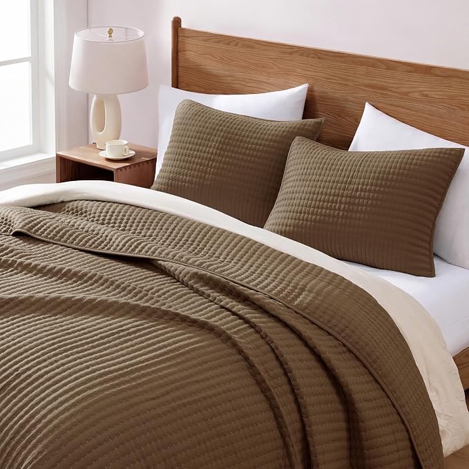 King Size Quilt-Lightweight Coffee Bedspreads King Quilt Bedding Set | Soft Coverlet with 2 Pillow Shams for All Seasons, Suitable for Bed, Couch, 3 Pieces, 106"x94"