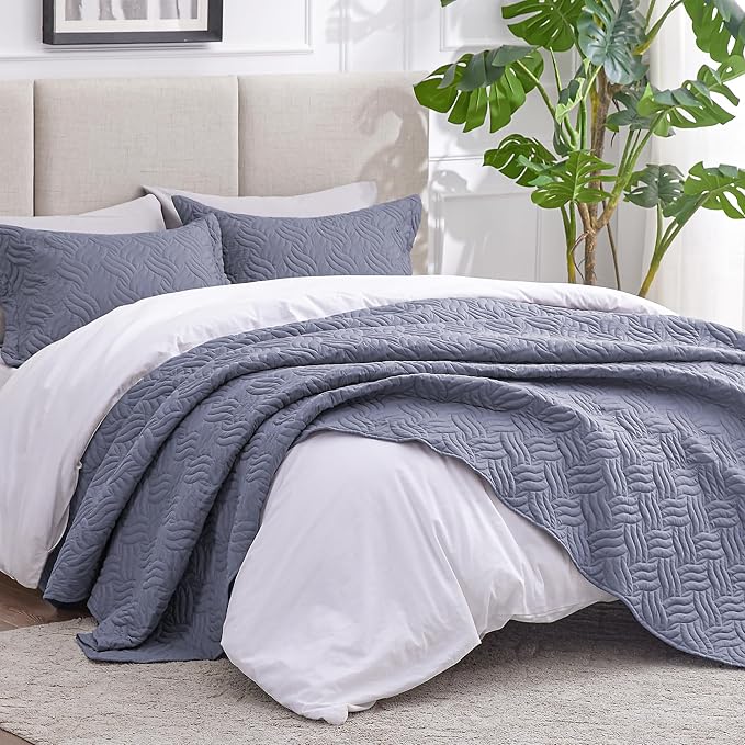 Love's cabin Twin Quilt Bedding Set Bluish Grey Bedspreads - Soft Bed Summer Lightweight Bedspread Comforter - Wave Pattern Bedding Coverlet for All Season - 2 Pieces (1 Quilt, 1 Pillow Sham)