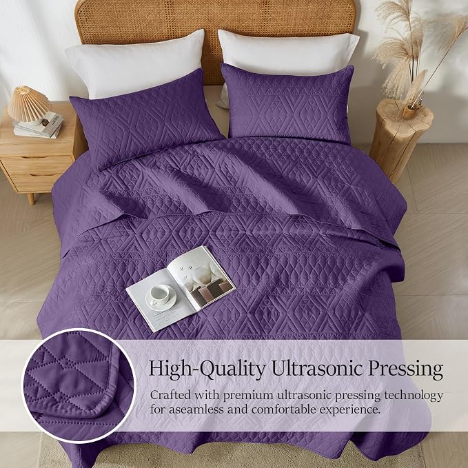 akkialla King/Cal King Quilt Set, Purple Lightweight Microfiber Bedspread Coverlet, Boho Geometric Pattern, Soft All-Season Bedding, 3-Piece (1 Quilt, 2 Pillow Shams)