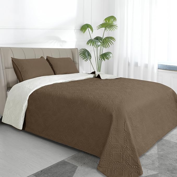 Easy-Going Reversible Quilt Set Full/Queen, Bedspread with 2 Shams | Olive leaf-Camel/Ivory, Lightweight Bed Comforter, 1 Quilt + 2 Pillow Shams, All-Season Coverlets for Bedroom