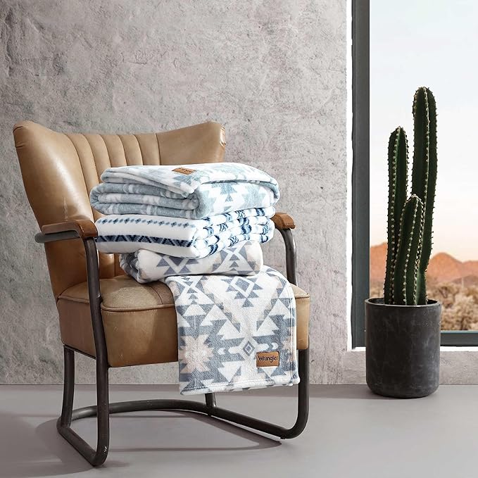 Wrangler - Blanket, Super Soft Sherpa Bedding, Yellowstone Inspired Throw Blanket for Couch or Bed (Dakota Grey, 50" x 60")