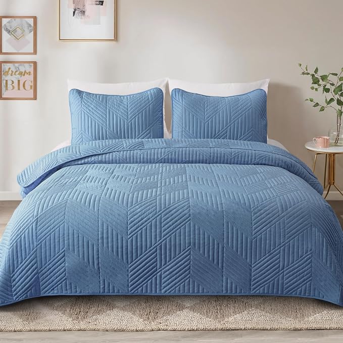 Exclusivo Mezcla Ultrasonic Full Queen Quilt Bedding Set, Grayish Blue | Lightweight Bedspreads, Soft Microfiber, Modern Geometric Coverlet, All Season Bed Cover, 1 Quilt and 2 Pillow Shams
