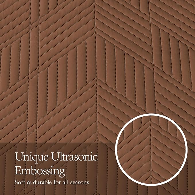 Davulos King/Cal King Quilt Set in Brown, Soft Reversible Microfiber Bedspread for All-Season Use in Bedroom or Dorm, Lightweight Modern Geometric Coverlet (1 Quilt, 2 Pillow Shams)