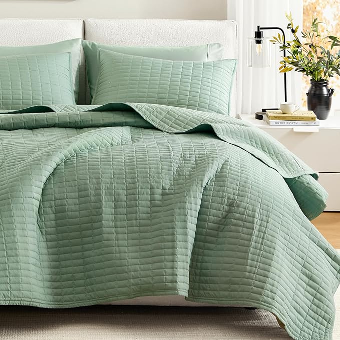 Comfort Spaces Kienna King Quilt Bedding Set 3 Piece, 104"x90" Sage Green | Soft Cozy Lightweight Summer Coverlet Cal King, Quilted Bedspreads Extra Layer, Modern Casual Bedroom Decor, OEKO-TEX