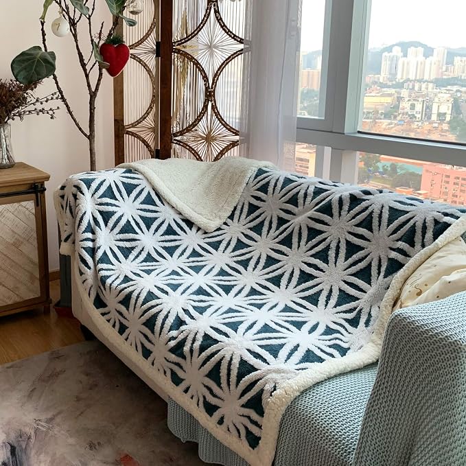 LOMAO Sherpa Fleece Blanket Gifts for Mom Dad Cozy Soft Throw Blanket for Women Men Birthday Gifts Dual Sided Couch Sofa Bed Blanket (Navy, 90''x110'')