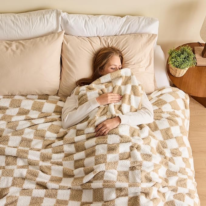 NEWCOSPLAY Knitted Throw Blanket for Couch Sofa Bed, Brown White, 60"x80" | Super Soft Plush, Fuzzy Fluffy Microfiber, Lightweight Cozy Blanket for Room Decor, All Season Use