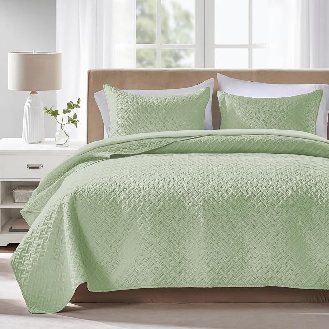 FLYMME Quilts King Size, Lightweight Sage Green Bedspreads, Basket Weave Pattern,Ultra Soft Microfiber Bed Coverlet 3 Pieces for All-Seasons (1 Quilt, 2 Shams)