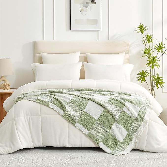 Snuggle Sac Checkered Blanket, Sage Green Throw Blanket for Couch Plaid Microfiber Fluffy Warm Cozy Fuzzy Soft Throw Blanket Reversible Checker Blankets for Sofa, Chair, Bed, 60x80 inches
