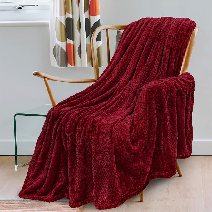 PAVILIA Dark Red Fleece Throw Blanket for Couch Sofa Bed, Soft Fuzzy Waffle Jacquard Microfiber, Warm Lightweight Fade-Resistant Decorative All Season Throw, 50x60