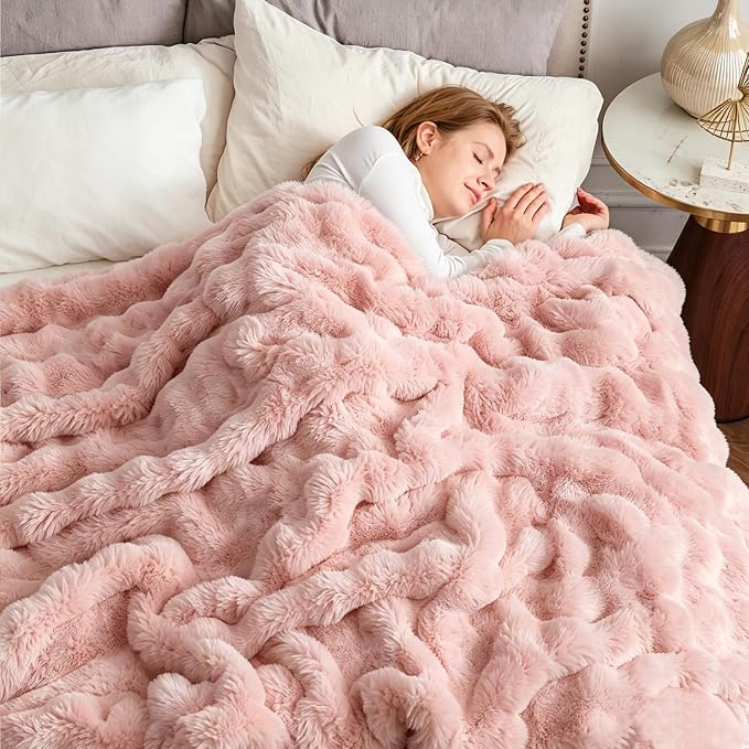 NEWCOSPLAY Faux Fur Twin Blanket Pink Bubble Blanket Thick Warm Soft for Couch Sofa Bed 550GSM (Pink, Twin(60"x80")) | Soft Thick Warm Bubble Blanket for Couch Sofa Bed 550GSM, Plush Cozy Luxury Decorative Throw, Gift for Women Men