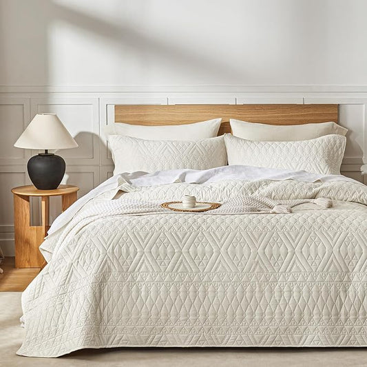 akkialla Twin Quilt Set, Boho Style in a Solid Color, Cream Lightweight Microfiber Bedspread, Soft and Breathable Coverlet for All Seasons, 2-Piece Bedding Set (1 Quilt, 1 Pillow Sham)