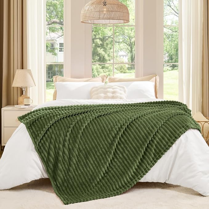 BEDELITE 3D Ribbed Jacquard Moss Fleece Twin Blanket for Bed, 60x80 Inch | Soft Warm Decorative Fluffy Blanket, Cozy Plush Lightweight Fuzzy Throw Blanket for Couch Sofa Room Decor, Gift for Women
