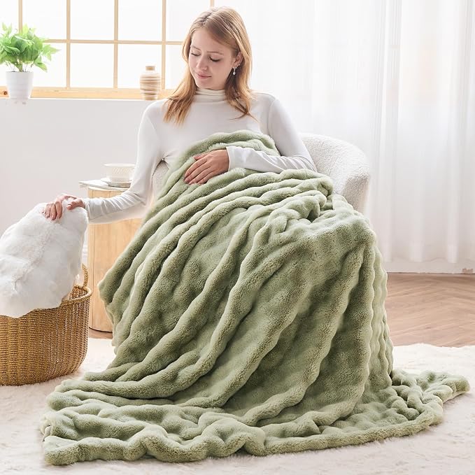 Sage Faux Fur Bubble Throw Blanket Twin 60x80 Inch 550GSM Plush