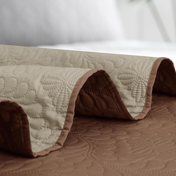Easy-Going Reversible Quilt Set Full/Queen, Bedspread with 2 Shams | Olive leaf-Brown/Beige, Lightweight Microfiber Bed Comforter, 1 Quilt + 2 Pillow Shams, All-Season Coverlets for Bedroom
