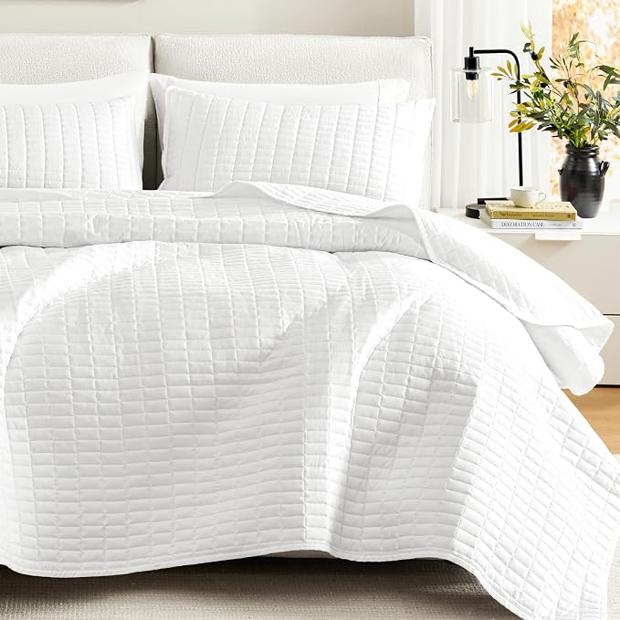 Comfort Spaces Kienna King Quilt Bedding Set 3 Piece, 104"x90" White | Soft Cozy Lightweight Summer Coverlet Cal King, Quilted Bedspreads Extra Layer, Modern Casual Bedroom Decor, OEKO-TEX