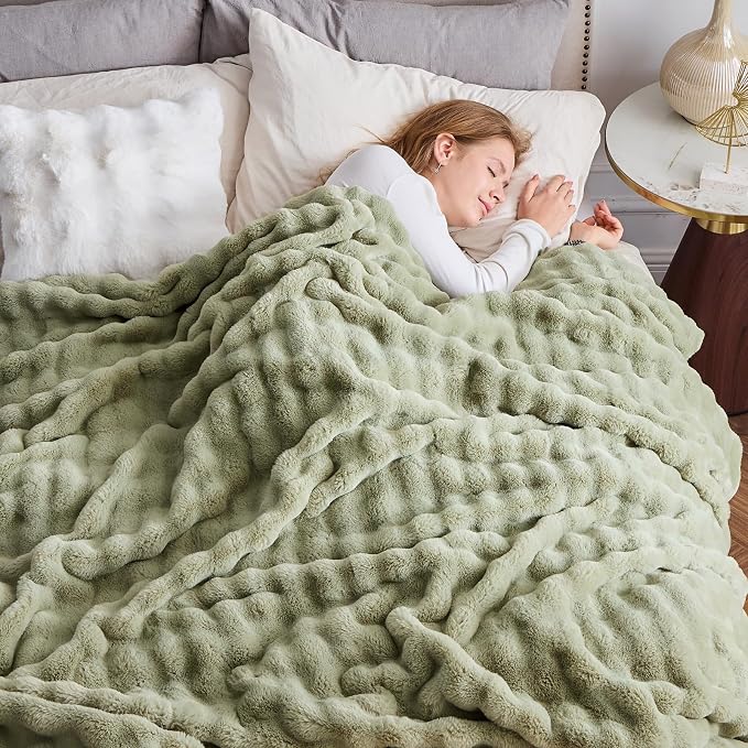 Sage Faux Fur Bubble Throw Blanket Twin 60x80 Inch 550GSM Plush
