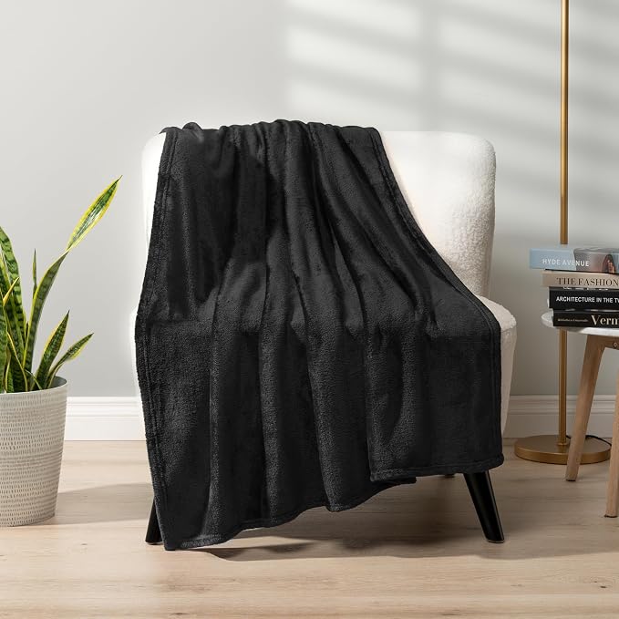 PAVILIA Black Fleece Throw Blanket for Couch, Super Soft Fuzzy Flannel Throw for Sofa, Luxury Plush Microfiber Blanket for Bed, Plush Home Decorative Velvet Gift Blanket, 50x60