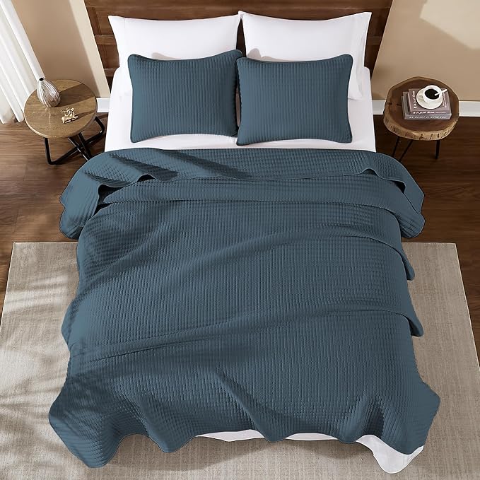 King Size Quilt-Lightweight Navy Blue Bedspreads King Quilt Bedding Set | Soft Coverlet with 2 Pillow Shams for All Seasons, Suitable for Bed, Couch, 3 Pieces, 106"x94"