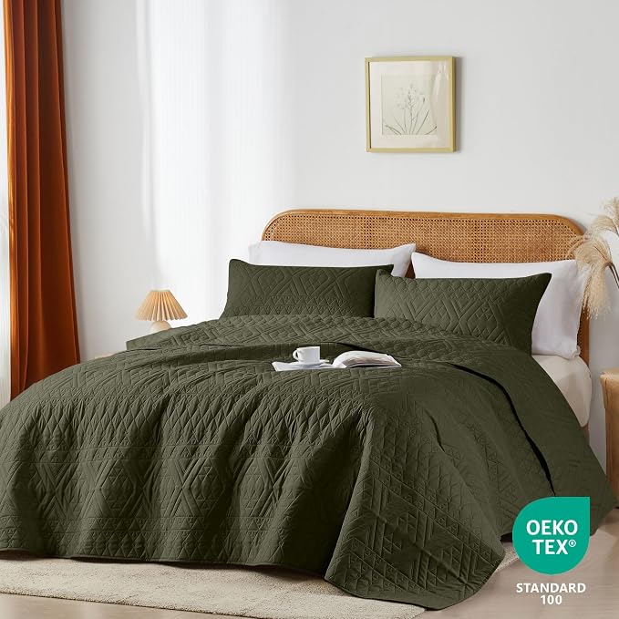 akkialla Full/Queen Size Quilt Bedding Set,Olive Green Lightweight Microfiber Soft Bedspread,Modern Style Geoetric Pattern Coverlet Set for All Seasons,3 Piece(1 Quilt,2 Pillow Shams)
