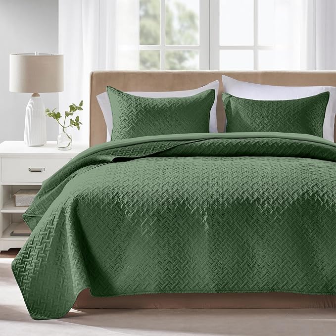 FLYMME Olive Green Twin Quilt Bedding Set Thin Lightweight Bedspreads,Modern Style Geometric Weave Stripe Pattern,Soft Microfiber Bed Coverlet for All Season (1 Quilt, 1Sham)