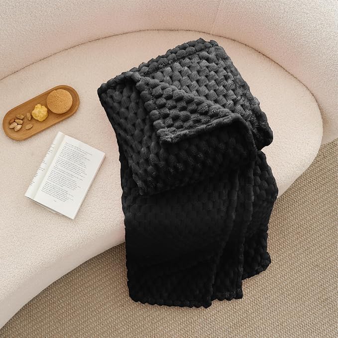 BEDELITE Black King Blanket for Bed, Soft Cozy Gifts for Women, 108 * 90 | 3D Jacquard Decorative Fleece Blanket, Super Soft Plush Throws, Cute Birthday Gift for Women & Men, Suitable for All Seasons