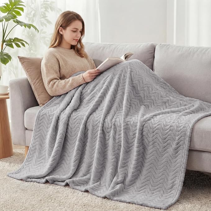 Exclusivo Mezcla Soft Fleece Blanket King Size for Bed, Sofa, Light Grey | 90"x104" Breathable Lightweight Flannel Blanket for Summer, Plush Cozy Jacquard Wave for Home Decor